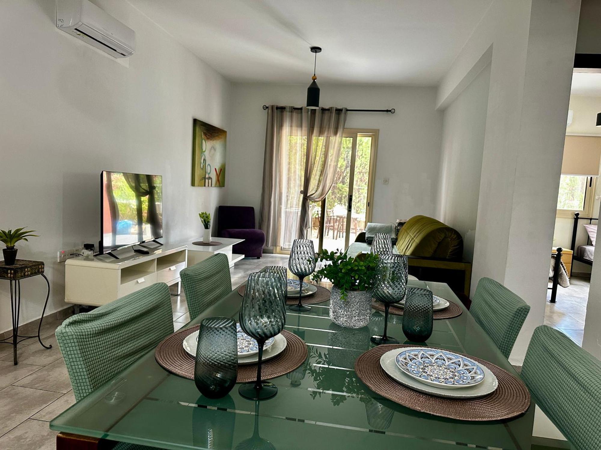 Beautiful Apartment Near The Sea And A Large Private Garden Paphos Exterior foto